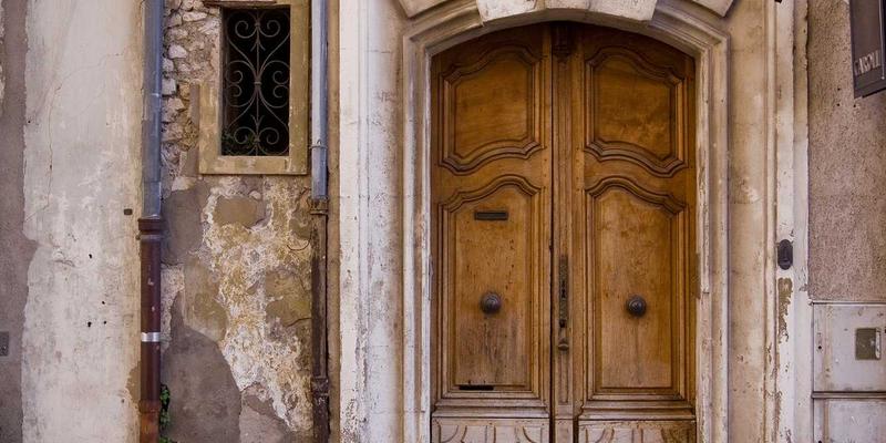 工业阀门铸件的表面处理与防腐艺术：喷砂、涂装与镀层技术全解析