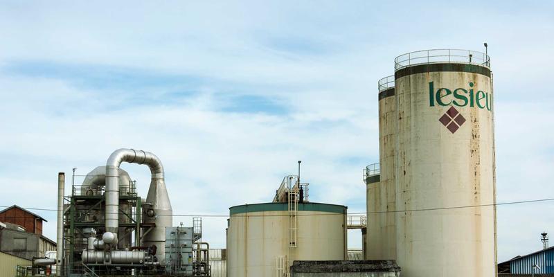 阀门铸造材料科学：球墨铸铁、不锈钢与特种合金的性能对比与选型指南